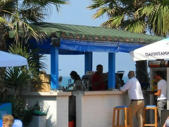 Mali I Robit Beachfront Apartment Golem